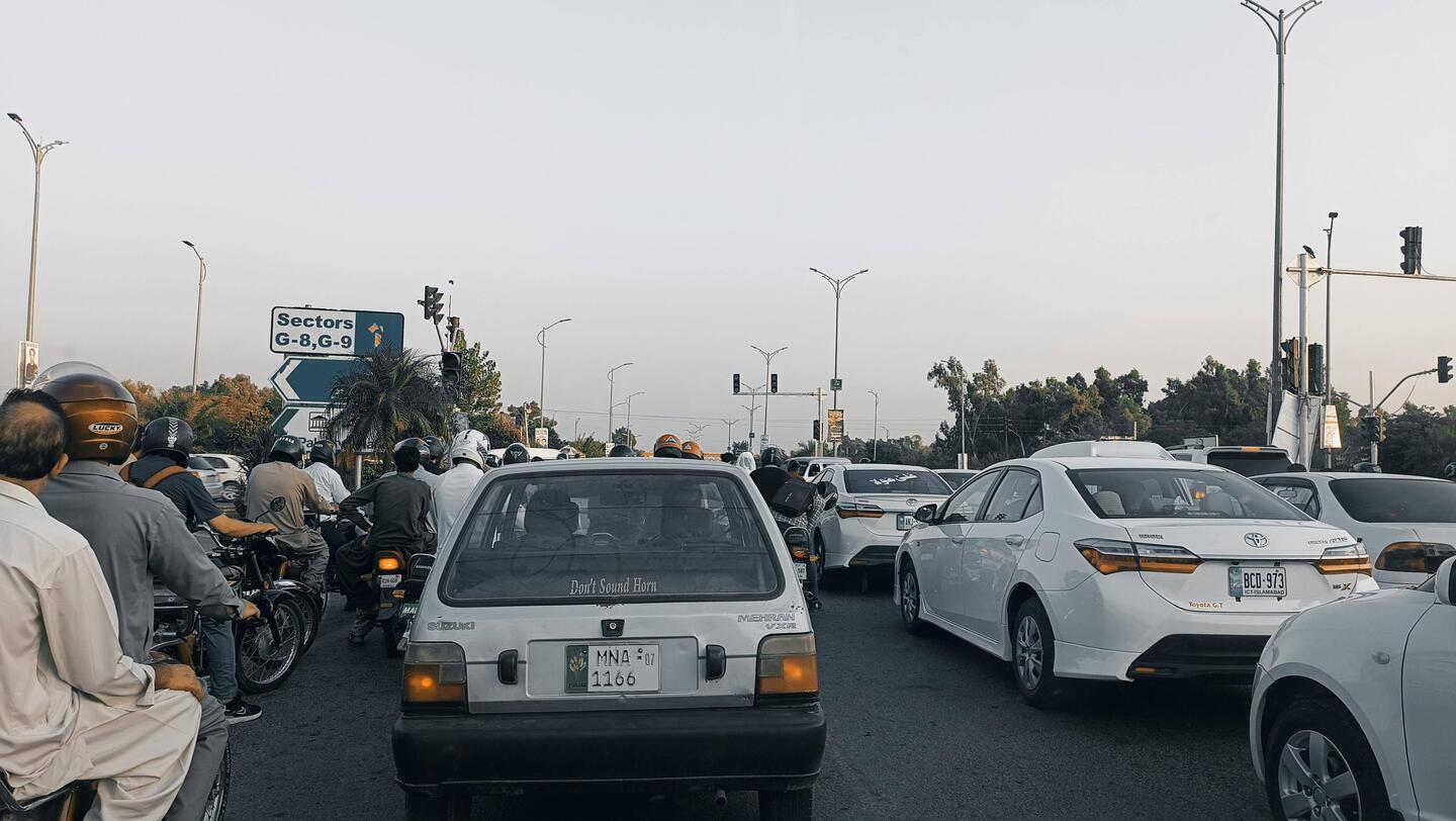 Islamabad, das tägliche Chaos an den Hauptkreuzungen