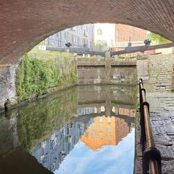 der Stadtrundgang durch Manchester offenbart Gegensätze