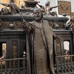 das Grab von Ludwig IV. von Bayern