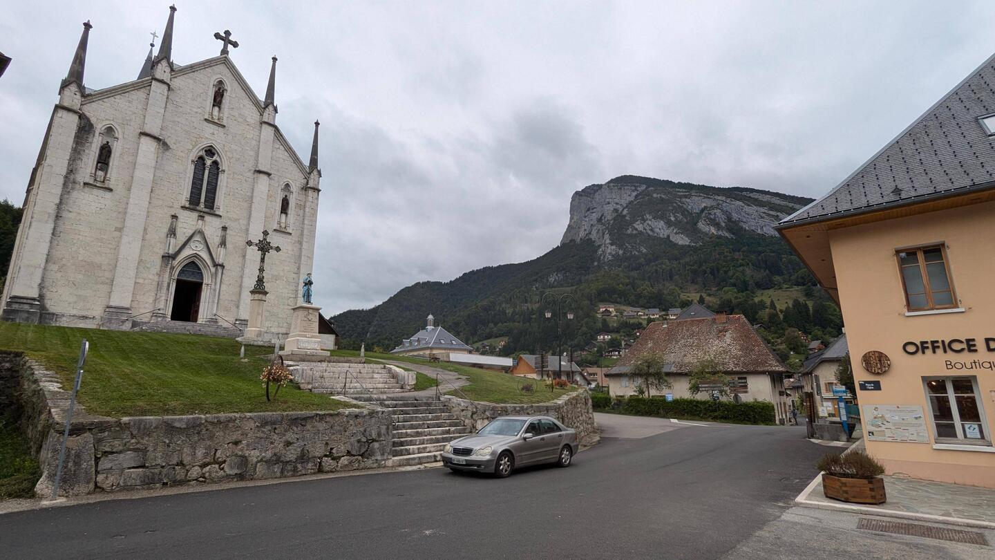 Church of Saint Pierre de l'Entremont