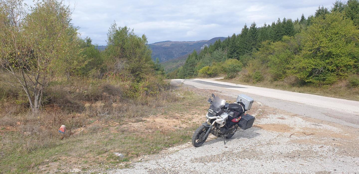 Links der kleine bunte Stein musste fotografiert werden