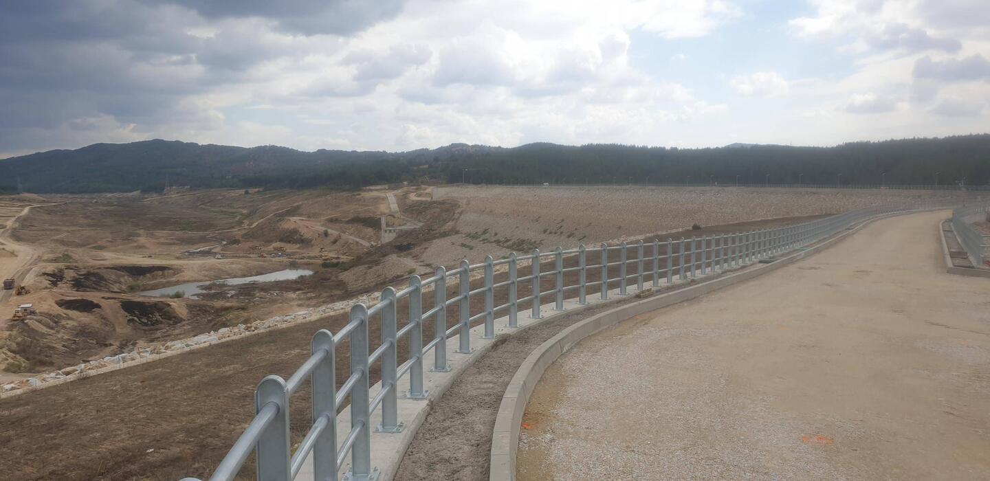 Noch ist der See leer