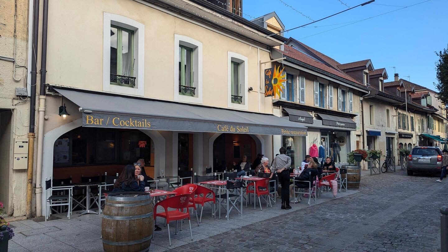 A crepe and an Espresso at Café du Soleil