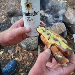 Zum Glück gibt es noch die Würste für den ungeplanten 3. Abend.