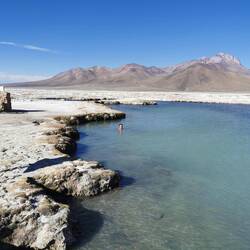 Unsern Campspot bauten wir heute direkt an heißen Quellen auf