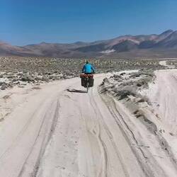 Manchmal mussten wir uns über sandige Wege kämpfen