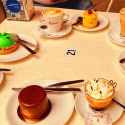 In der Konditorei war alles schön bunt