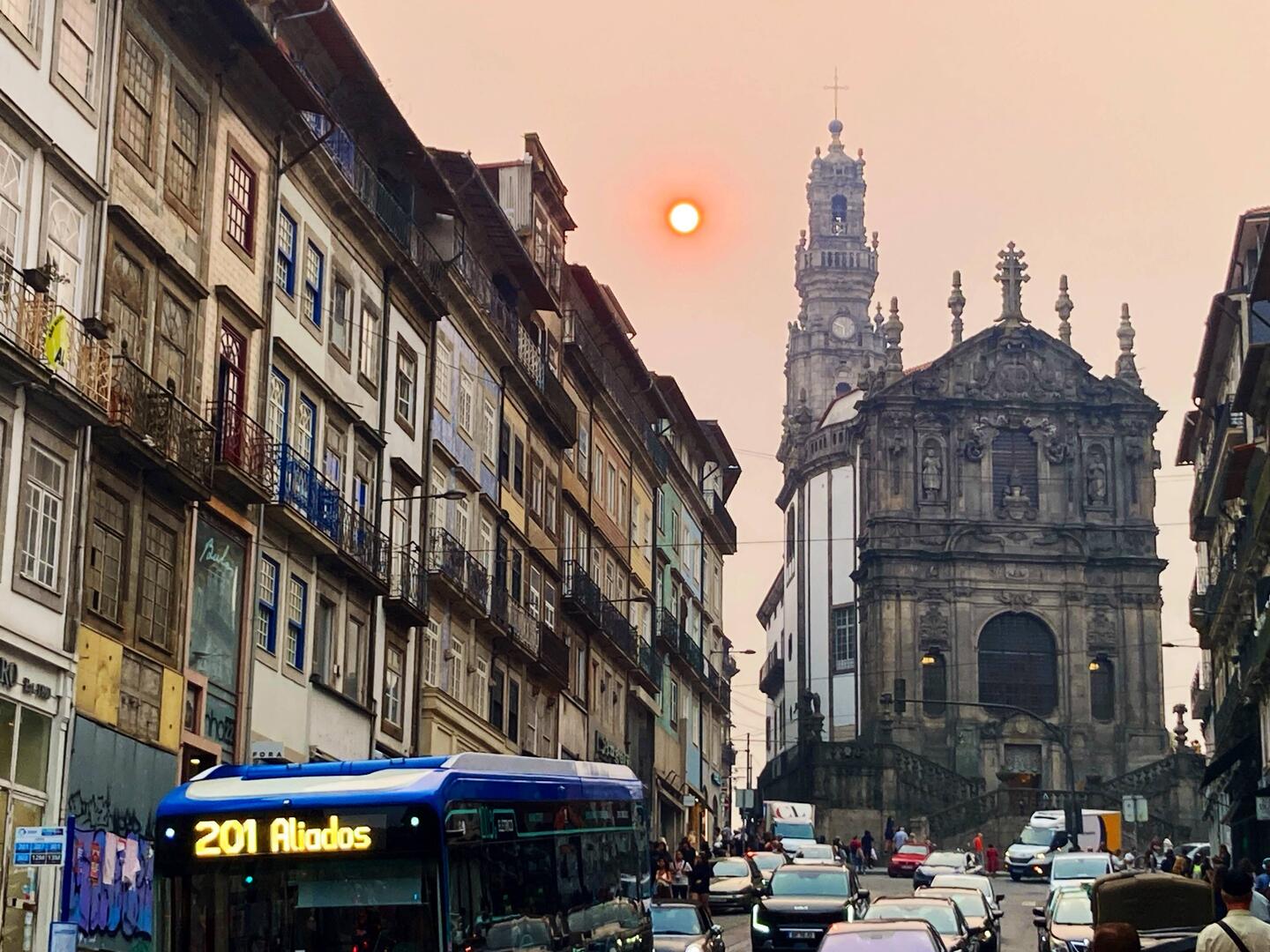 Wildfire smoke over Porto