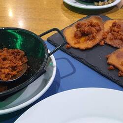 Des "tortos", galettes de maïs, une recette typiquement des Asturies.