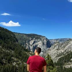 Relax in cima alla Nevada Fall