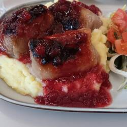 Torben mad kåldolmere og tytebær