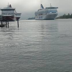 Helsinki havn med Silja line og viking line