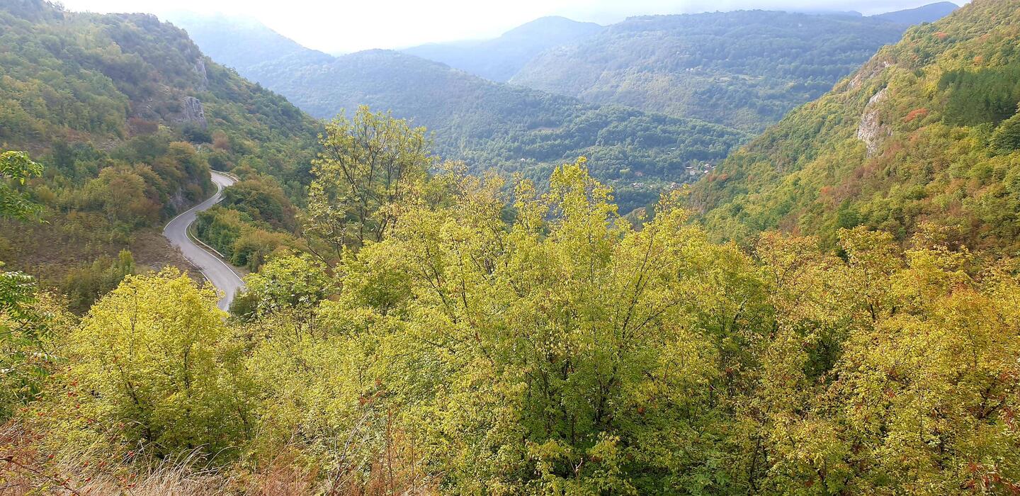 Gleich früh die ersten Serpentinen