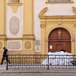De kerk laat mens noch water meer binnen