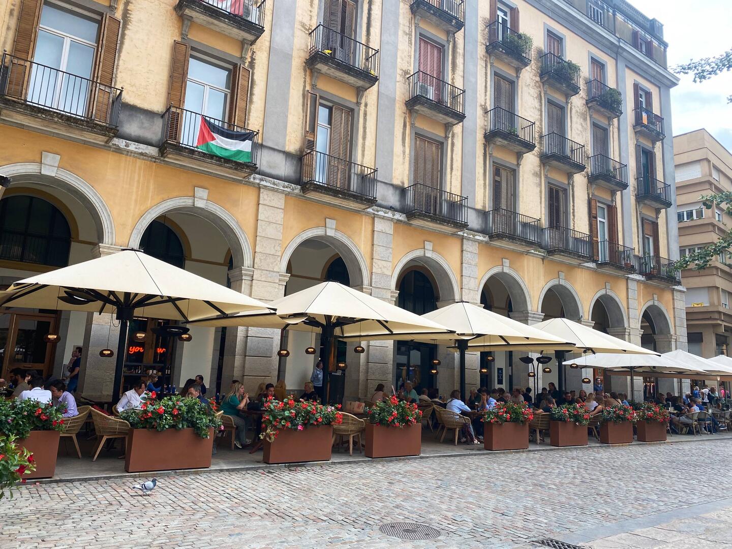 Place de la Independènci - heart of the city