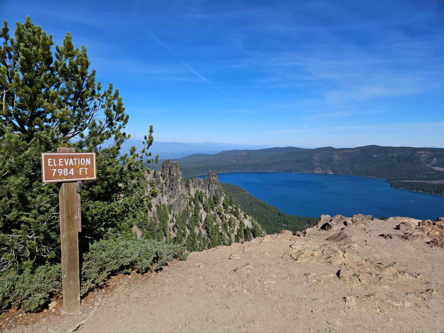 Pauline Peak mit Auto