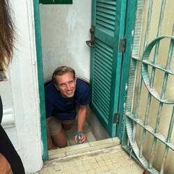 Kleine Tür aus dem Tempel raus