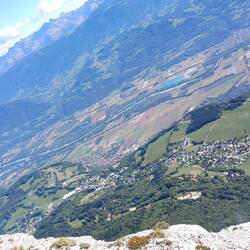 Blick nach unten nach Saint Hilaire und das Tal