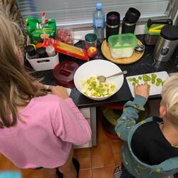 Pflichtprogramm: jeden Morgen Obstsalat schnippeln ☺️
