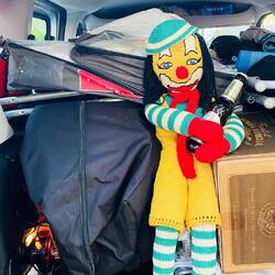 Johneli wollte ganz hinten sitzen bei der Heimreise und raus schauen. So sieht er länger Cavallino.