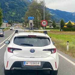 Das Google Maps Auto in Lienz beim Diogenes Weinfassl
