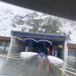 Vollgas mit 150 den Felbertauern rauf. Das war eine blöde Idee 💡