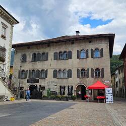 Piazza Municipo in Pegrine Valsugana