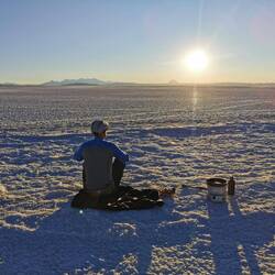 Komplett windstill genießen wir unser Abendessen beim Sonnenuntergang