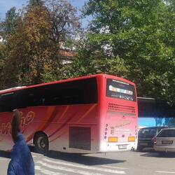 Draußen am Parkplatz