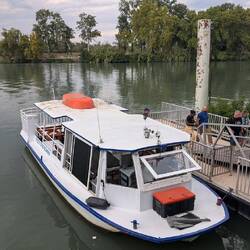 Ferry zum anderen Ufer