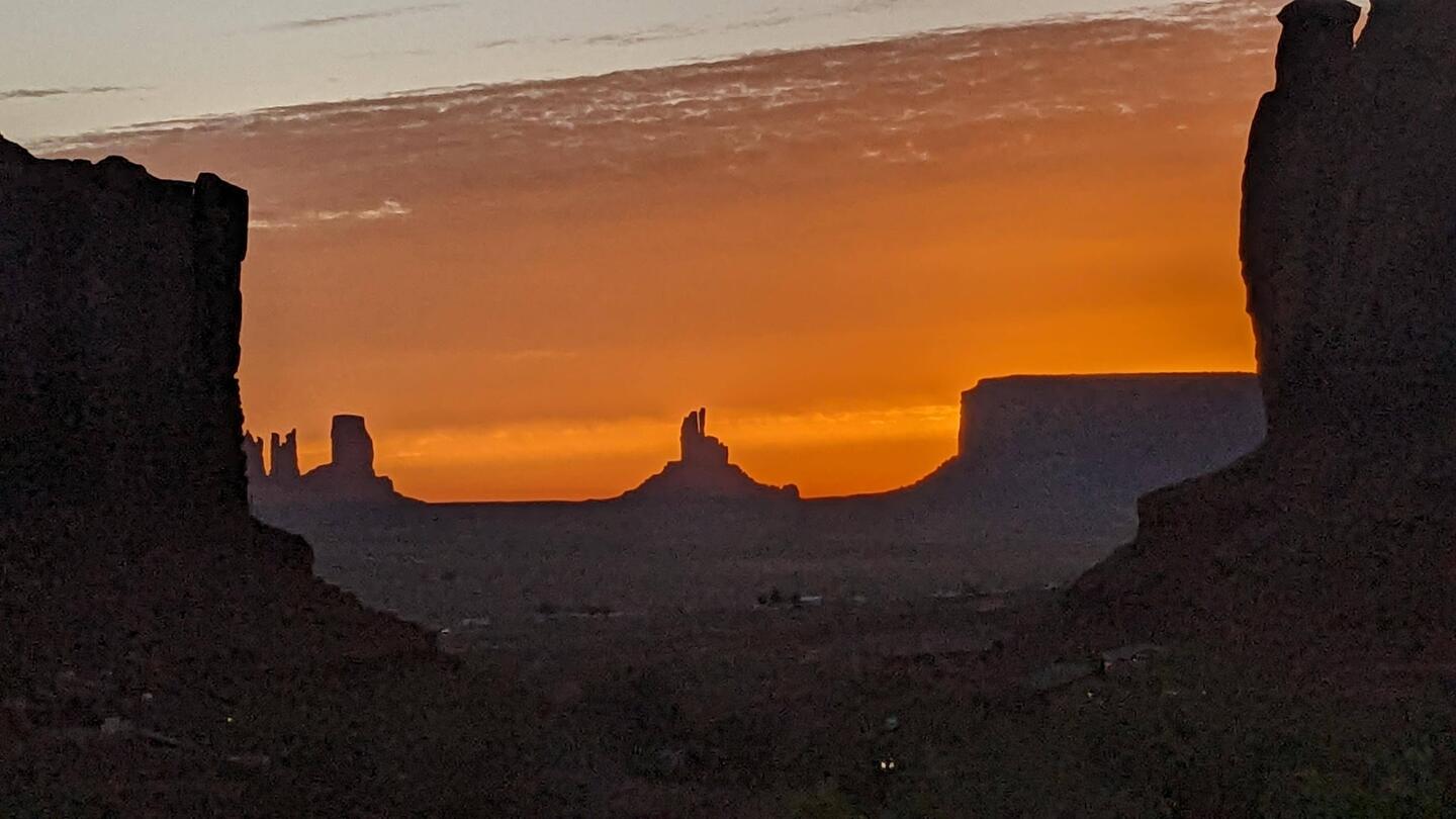 Sonnenaufgang vom Campingplatz aus...