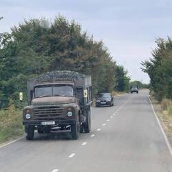 Nun folgen die Fahrzeuge aus dem Gegenverkehr