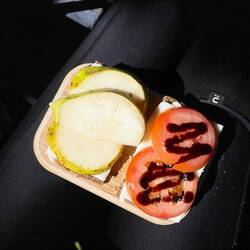 bread with cheese, pear and salt