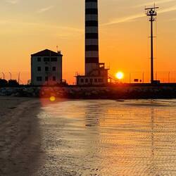 Der letzte Tag wird mit einem goldenen Sonnenaufgang begrüsst