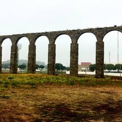 Another view of the aqueduct.