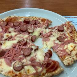 I ordered a puzza primavera. Not what I expected