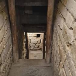 Labyrinth unter den Gebäuden, Funktion bisher nicht geklärt.