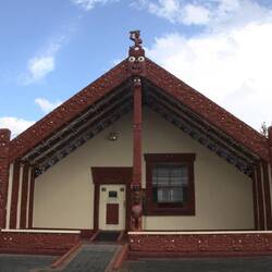 ein Versammlungshaus der Maoris