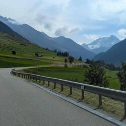 Auf zum St. Bernard Pass bzw. Tunnel. Hier kommen die Bernardiner her