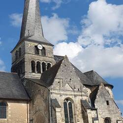 Der Kirchturm von Vieil Bauge