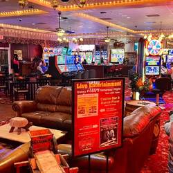 Das Hotel mit Charme. Und schon erste Spielautomaten