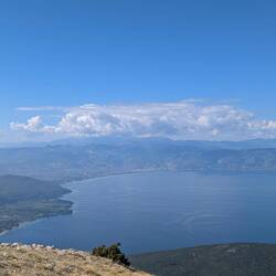 Blick von 1400 m auf den Ohridsee