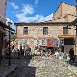 Alter Basar von Korca