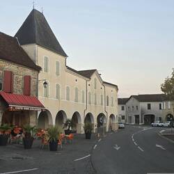 Most buildings around the square have arches with arcades below