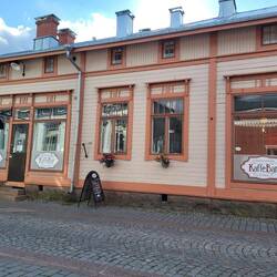 Es gab auch Kuchen ohne Kardamon.