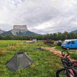 Mein Zelt auf der Farm direkt vor dem Mont Aiguille