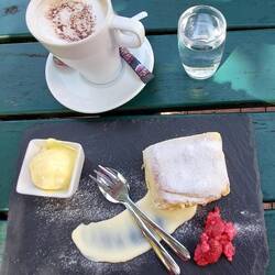 ....Hafer'l Café und Topfenstrudel, wir sind in Österreich!