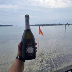 Der Inseleigene sparkling wine