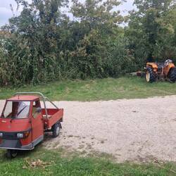 Italienisches TukTuk trifft auf Fiat Traktor (Wir nahm den Traktor du musst verstehen.... )