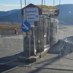 Auch auf der schmalsten Passstraße wird nicht vergessen auf 1.400m einen Tribut einzufordern